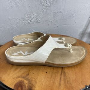 Anne Klein Sport Sandal Women Thong Flat 8. 5 White Comfort Casual Everyday Wear
